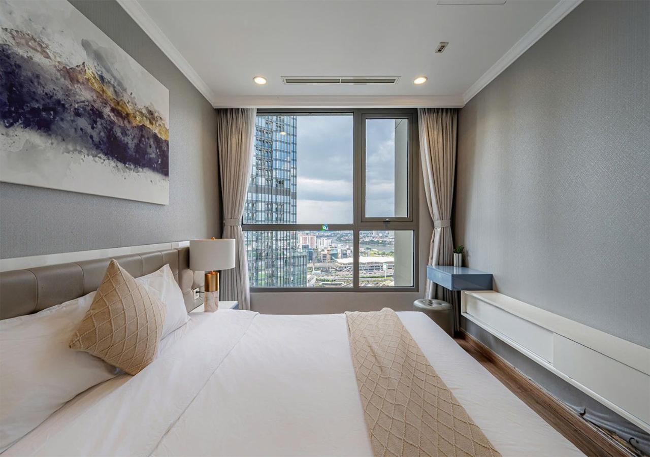 The Landmark Area - The Buildings Nearby Landmark 81 Căn hộ