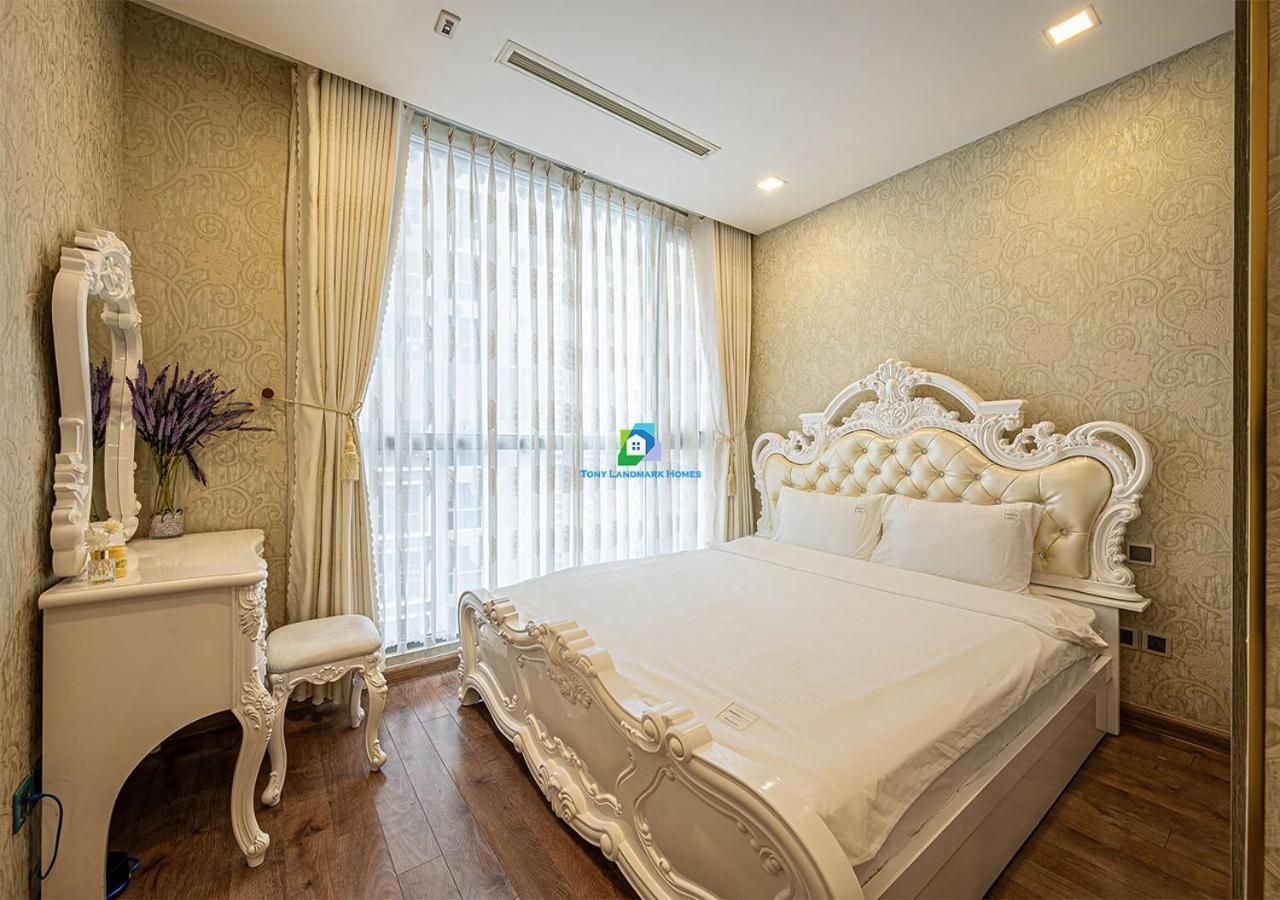 Căn hộ The Landmark Area - The Buildings Nearby Landmark 81