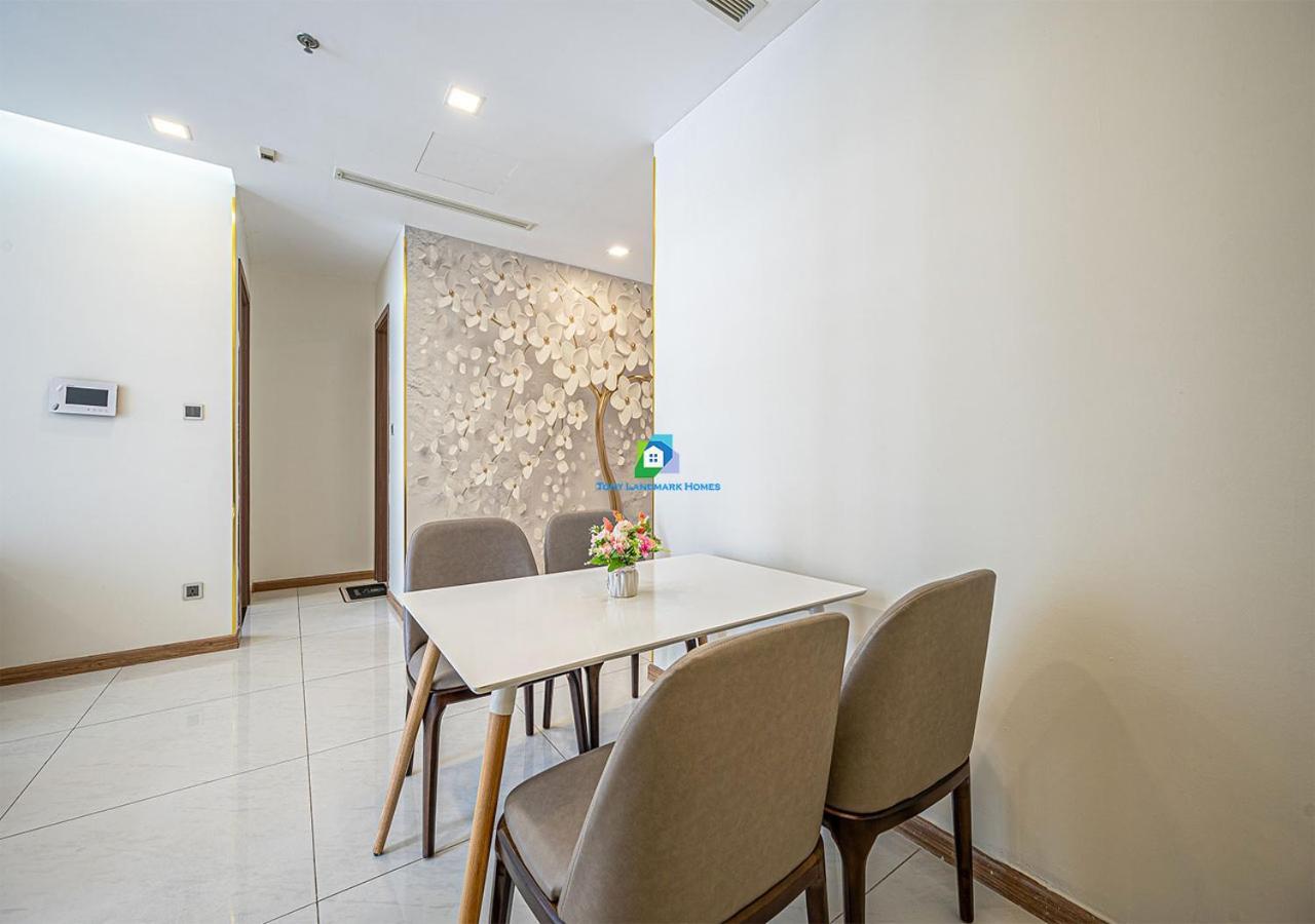 The Landmark Area - The Buildings Nearby Landmark 81 Căn hộ